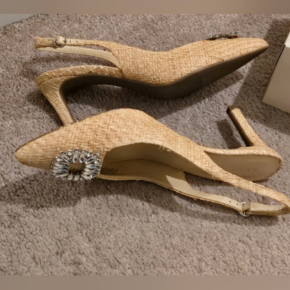 Anne Klein Women's Tan Slingback Shoes - Picture 6 of 11